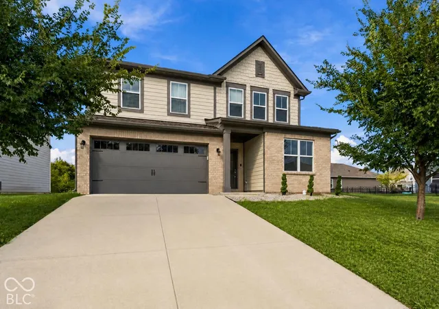 Photo 2 of Single family home for sale at 16352 Sedalia Dr, Fishers, IN 46040 | MLS# 22128804 | Listing updated on 2026-10-05