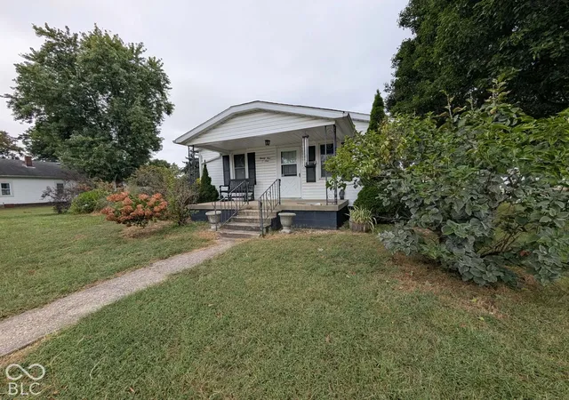 Photo 1 of Single family home for sale at 2501 Dillman, Terre Haute, IN 47802 | MLS# 22128806 | Listing updated on 2026-09-29