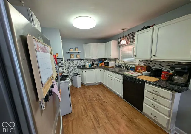 Photo 3 of Single family home for sale at 2501 Dillman, Terre Haute, IN 47802 | MLS# 22128806 | Listing updated on 2026-09-29