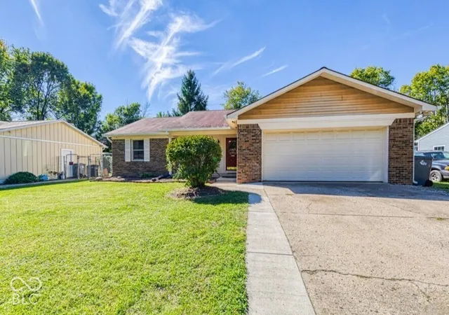 Photo 1 of Single family home for sale at 7950 Ridgegate W Dr, Indianapolis, IN 46268 | MLS# 22128821 | Listing updated on 2026-09-29
