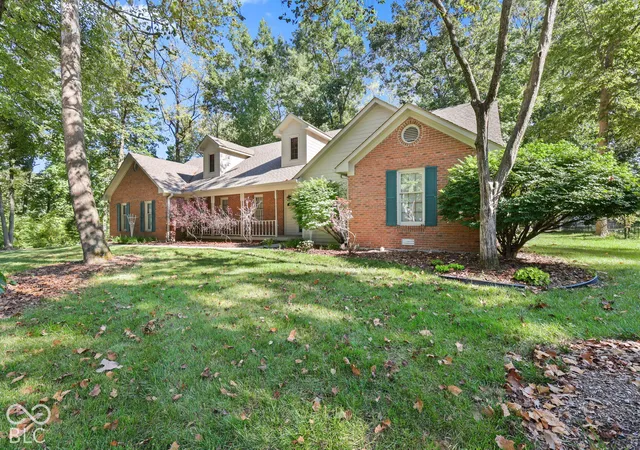 Photo 2 of Single family home for sale at 431 N Timber Trl, Greenwood, IN 46142 | MLS# 22128822 | Listing updated on 2026-09-30