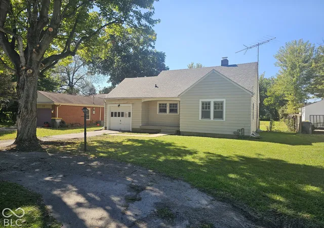Photo 1 of Single family home for sale at 211 Nursery Rd, Anderson, IN 46012 | MLS# 22128833 | Listing updated on 2026-09-29