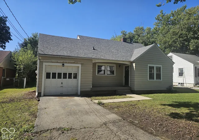 Photo 2 of Single family home for sale at 211 Nursery Rd, Anderson, IN 46012 | MLS# 22128833 | Listing updated on 2026-09-29