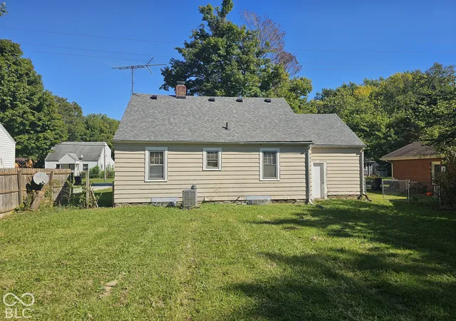 Photo 4 of Single family home for sale at 211 Nursery Rd, Anderson, IN 46012 | MLS# 22128833 | Listing updated on 2026-09-29