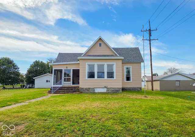 Photo 1 of Single family home for sale at 321 S Meridian, Jasonville, IN 47438 | MLS# 22128856 | Listing updated on 2026-10-03