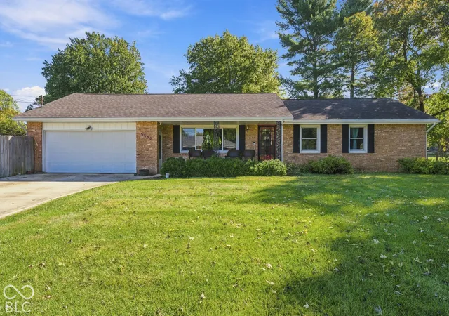 Single family home for sale at 5300 S Breezewood Dr, Muncie, IN 47302 | MLS# 22128864