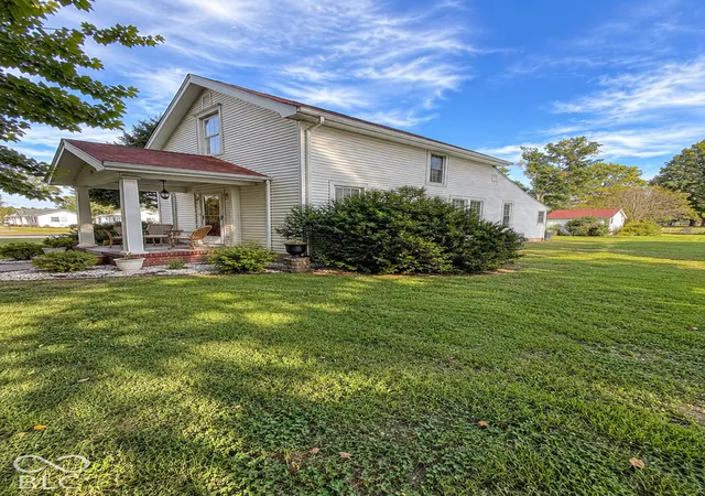 Photo 3 of Sale Pending at 722 6th Street, Covington, IN 47932 | MLS# 22128870 | Listing updated on 2026-10-02