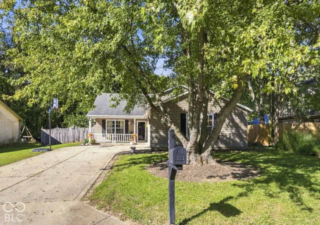 Photo 1 of Single family home for sale at 5694 Liberty Crk Dr, Indianapolis, IN 46254 | MLS# 22128871 | Listing updated on 2026-10-01