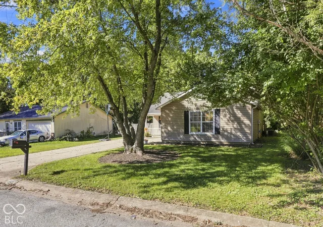 Photo 3 of Single family home for sale at 5694 Liberty Crk Dr, Indianapolis, IN 46254 | MLS# 22128871 | Listing updated on 2026-10-01