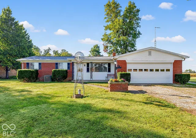 Photo 1 of Single family home for sale at 149 W Hickory Dr, Greenfield, IN 46140 | MLS# 22128877 | Listing updated on 2026-09-30