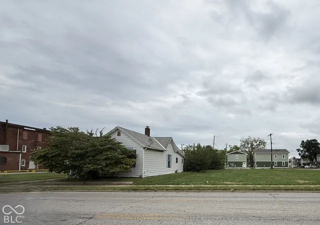 Photo 1 of Single family home for sale at 2013 S Meridian St, Indianapolis, IN 46225 | MLS# 22128878 | Listing updated on 2026-09-30