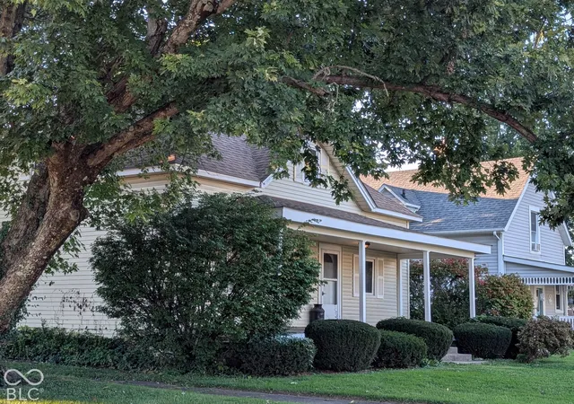 Photo 2 of Single family home for sale at 903 N George St, Rushville, IN 46173 | MLS# 22128883 | Listing updated on 2026-09-30