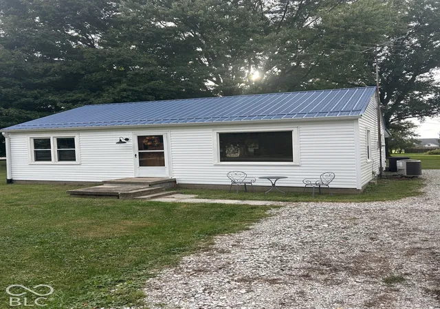 Photo 2 of Single family home for sale at 6549 N 490 West, Greencastle, IN 46135 | MLS# 22128884 | Listing updated on 2026-10-02