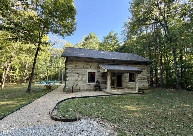 Photo 3 of Single family home for sale at 8035 N Dog Trot Ln, Morgantown, IN 46160 | MLS# 22128887 | Listing updated on 2026-10-02