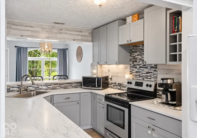 Photo 2 of Single family home for sale at 10593 Sienna Dr, Noblesville, IN 46060 | MLS# 22128888 | Listing updated on 2026-10-02