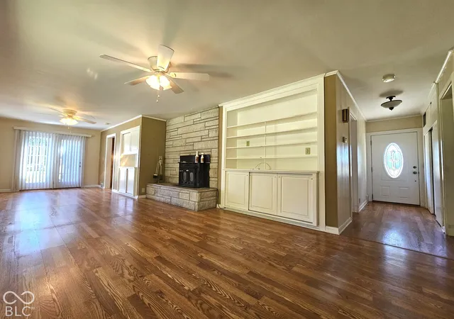 Photo 3 of Sale Pending at 371 E County Rd 700 S, Clay City, IN 47841 | MLS# 22128892 | Listing updated on 2026-10-06