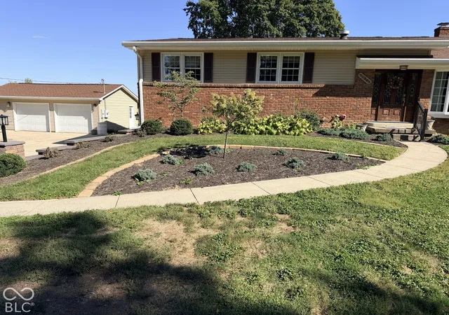 Photo 4 of Sale Pending at 12305 E Legal Tender Rd, Columbus, IN 47203 | MLS# 22128893 | Listing updated on 2026-10-08