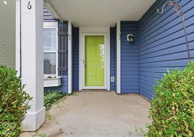 Photo 2 of Single family home for sale at 906 Olmsted, Shelbyville, IN 46176 | MLS# 22128911 | Listing updated on 2026-10-01