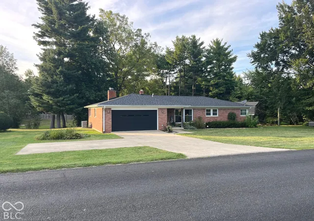 Photo 4 of Single family home for sale at 2298 W Country Clb Rd, Crawfordsville, IN 47933 | MLS# 22128947 | Listing updated on 2026-10-05