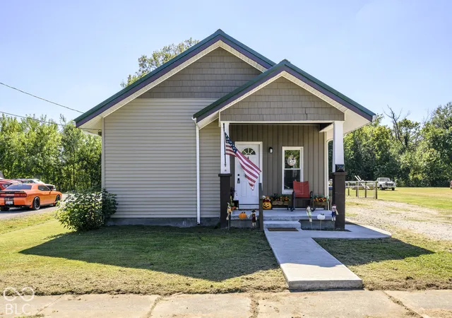 Photo 2 of Sale Pending at 407 Moore St, Crothersville, IN 47229 | MLS# 22128953 | Listing updated on 2026-10-08