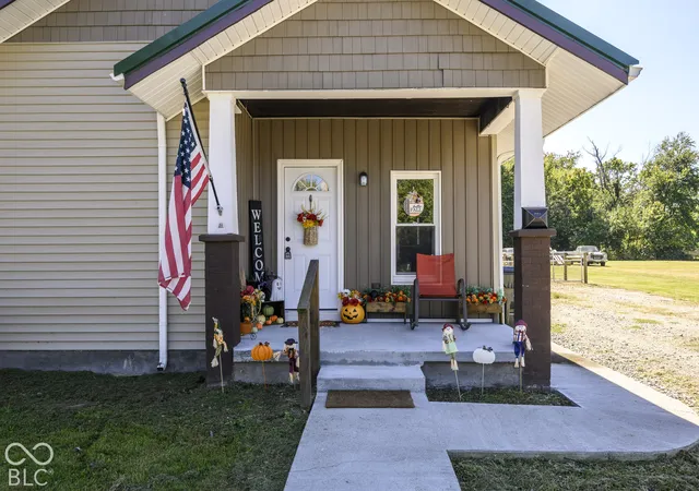 Photo 3 of Sale Pending at 407 Moore St, Crothersville, IN 47229 | MLS# 22128953 | Listing updated on 2026-10-08