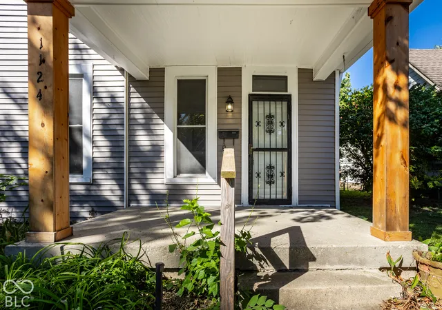 Photo 3 of Single family home for sale at 1124 S Reisner St, Indianapolis, IN 46221 | MLS# 22128955 | Listing updated on 2026-09-30