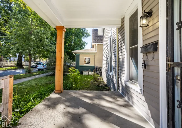Photo 4 of Single family home for sale at 1124 S Reisner St, Indianapolis, IN 46221 | MLS# 22128955 | Listing updated on 2026-09-30