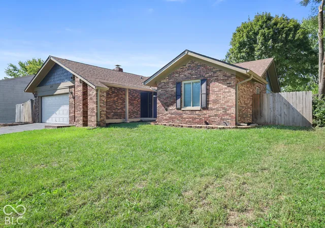 Photo 2 of Single family home for sale at 6724 S Lawndale Ave, Indianapolis, IN 46221 | MLS# 22128962 | Listing updated on 2026-09-30
