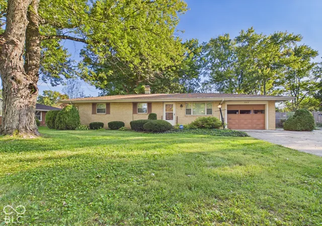 Photo 1 of Single family home for sale at 905 Slack Dr, Anderson, IN 46013 | MLS# 22128967 | Listing updated on 2026-10-01