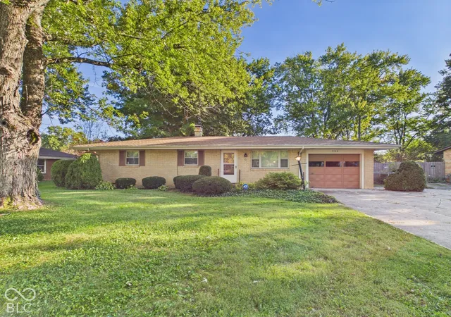 Photo 3 of Single family home for sale at 905 Slack Dr, Anderson, IN 46013 | MLS# 22128967 | Listing updated on 2026-10-01