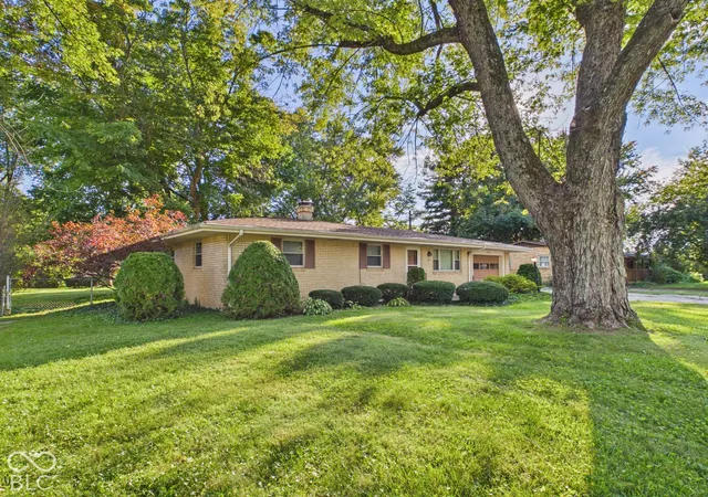 Photo 4 of Single family home for sale at 905 Slack Dr, Anderson, IN 46013 | MLS# 22128967 | Listing updated on 2026-10-01