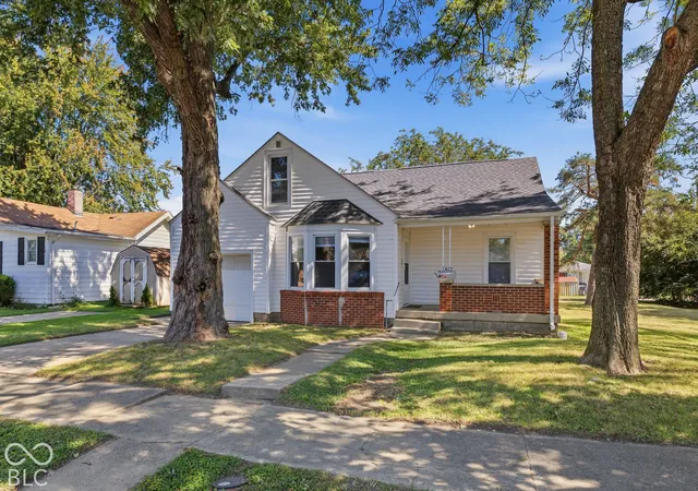 Photo 2 of Single family home for sale at 3612 Forest Ter Ct, Anderson, IN 46013 | MLS# 22128968 | Listing updated on 2026-09-30