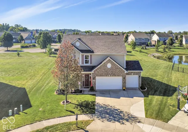 Photo 3 of Single family home for sale at 4621 W Dane Ct, New Palestine, IN 46163 | MLS# 22128969 | Listing updated on 2026-10-05