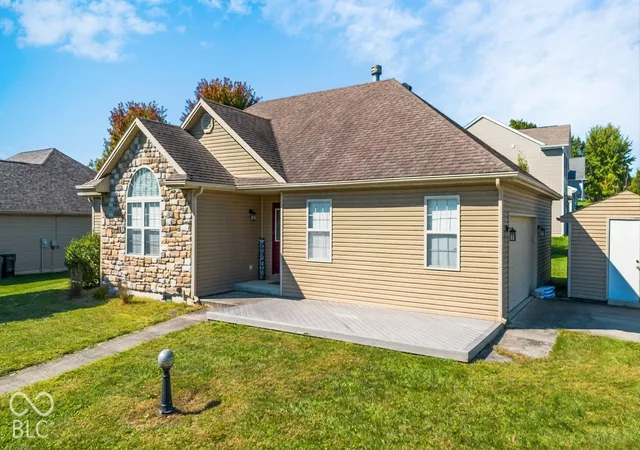 Photo 2 of Single family home for sale at 2230 Roaming Hills Dr, Richmond, IN 47374 | MLS# 22128977 | Listing updated on 2026-09-30