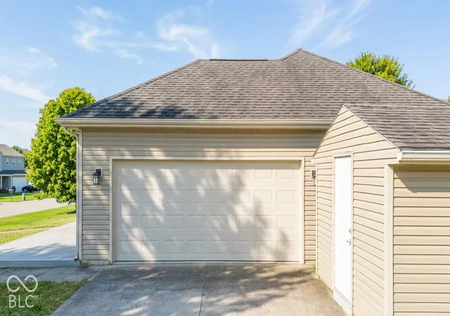Photo 4 of Sale Pending at 2230 Roaming Hills Dr, Richmond, IN 47374 | MLS# 22128977 | Listing updated on 2026-10-07