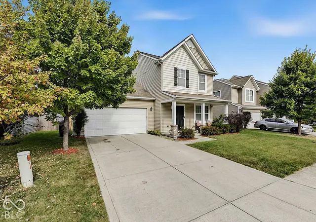 Photo 1 of Single family home for sale at 4726 Ladywood Cliffs Ct, Indianapolis, IN 46226 | MLS# 22128991 | Listing updated on 2026-10-16