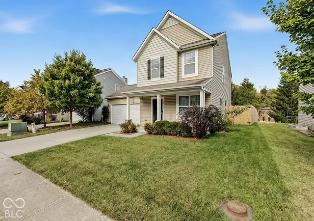 Photo 2 of Single family home for sale at 4726 Ladywood Cliffs Ct, Indianapolis, IN 46226 | MLS# 22128991 | Listing updated on 2026-10-16