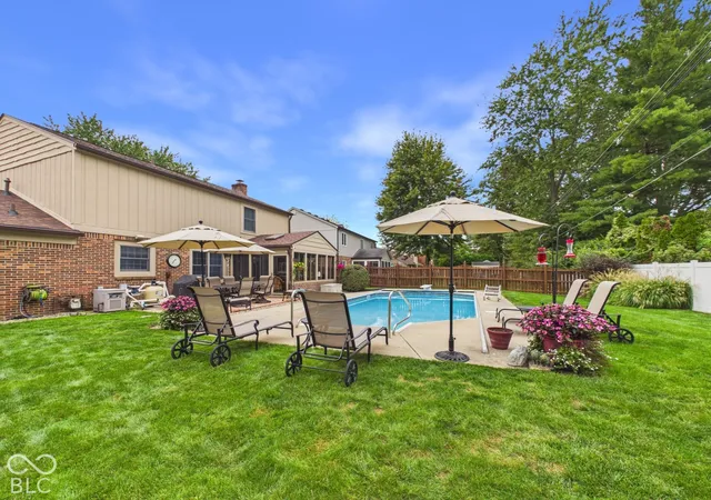 Photo 4 of Single family home for sale at 2106 Hillcrest Ave, Anderson, IN 46011 | MLS# 22128993 | Listing updated on 2026-10-05