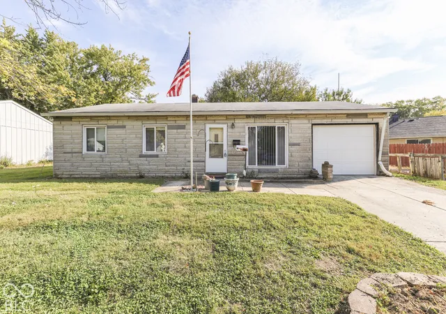 Photo 1 of Single family home for sale at 3915 Arborcrest Dr, Indianapolis, IN 46226 | MLS# 22128994 | Listing updated on 2026-10-02