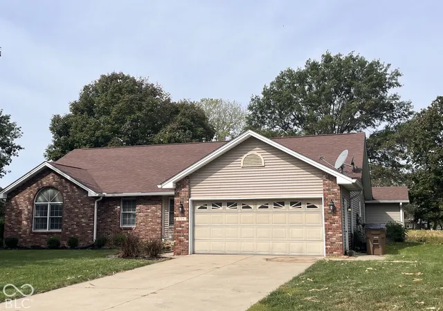 Photo 1 of Single family home for sale at 6134 Sloan Valley, Columbus, IN 47203 | MLS# 22129003 | Listing updated on 2026-10-03