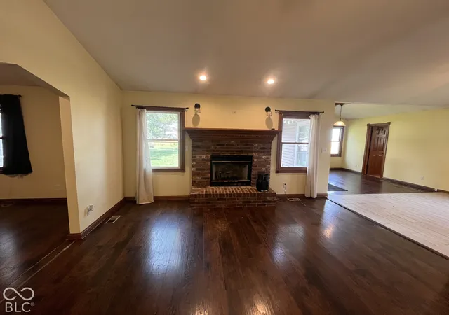 Photo 4 of Single family home for sale at 6134 Sloan Valley, Columbus, IN 47203 | MLS# 22129003 | Listing updated on 2026-10-03