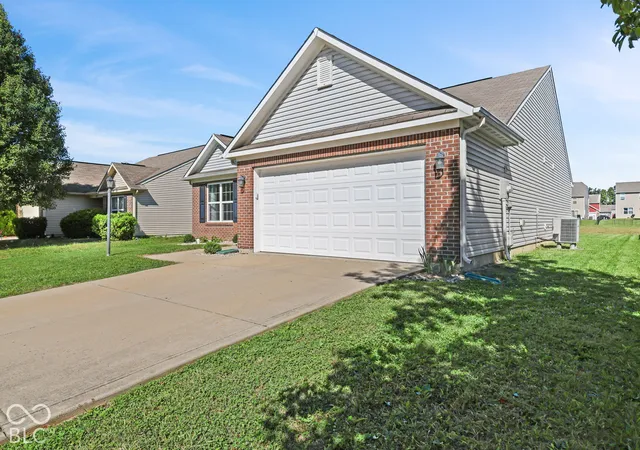 Photo 2 of Single family home for sale at 10844 Tedder Lake Dr, Indianapolis, IN 46239 | MLS# 22129004 | Listing updated on 2026-10-06