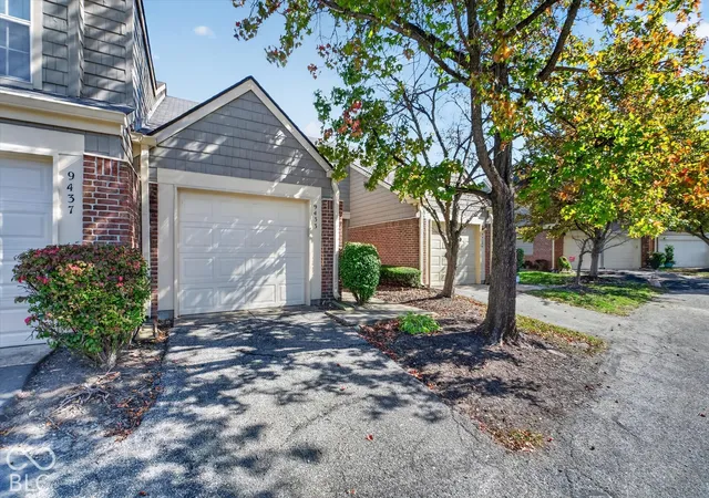 Photo 3 of Condo for sale at 9433 Wimbledon Ct, Indianapolis, IN 46250 | MLS# 22129008 | Listing updated on 2026-10-09