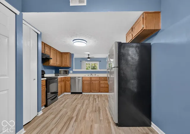 Photo 4 of Condo for sale at 9433 Wimbledon Ct, Indianapolis, IN 46250 | MLS# 22129008 | Listing updated on 2026-10-09
