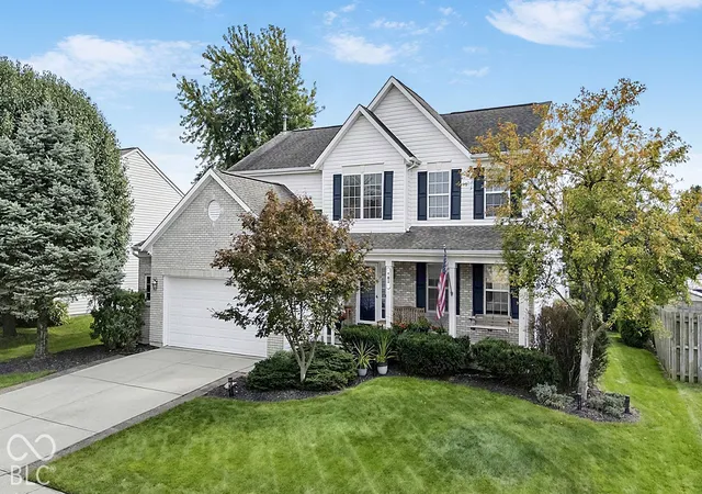 Photo 1 of Single family home for sale at 703 Trent Dr, Greenwood, IN 46143 | MLS# 22129014 | Listing updated on 2026-10-06