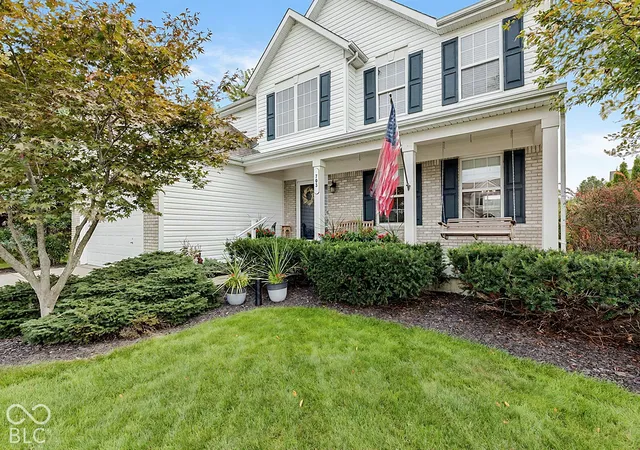 Photo 3 of Single family home for sale at 703 Trent Dr, Greenwood, IN 46143 | MLS# 22129014 | Listing updated on 2026-10-06