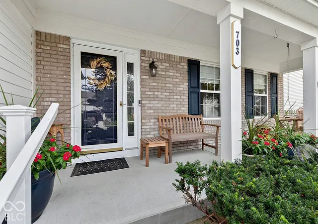 Photo 4 of Single family home for sale at 703 Trent Dr, Greenwood, IN 46143 | MLS# 22129014 | Listing updated on 2026-10-06