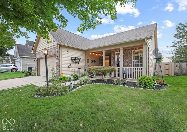 Photo 1 of Single family home for sale at 7104 Oldham Dr, Indianapolis, IN 46221 | MLS# 22129017 | Listing updated on 2026-10-02