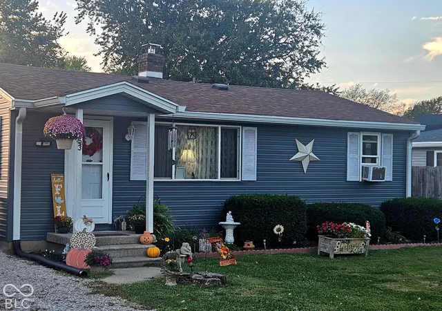 Photo 2 of Single family home for sale at 5553 N Clover Elm Dr, Fairland, IN 46126 | MLS# 22129019 | Listing updated on 2026-10-26