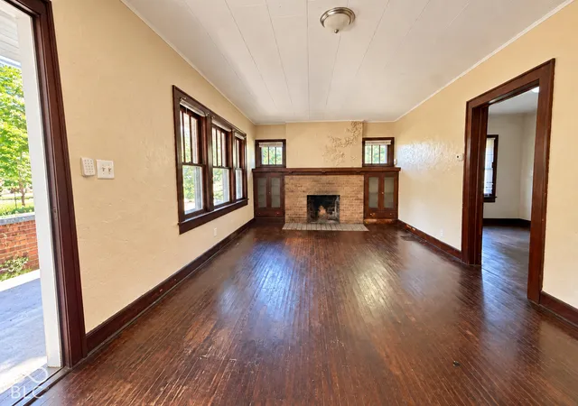 Photo 3 of Single family home for sale at 6844 W Thompson Rd, Indianapolis, IN 46241 | MLS# 22129021 | Listing updated on 2026-09-30